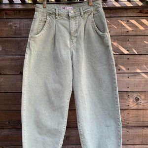 Zara Tapered/High Wasted Jeans